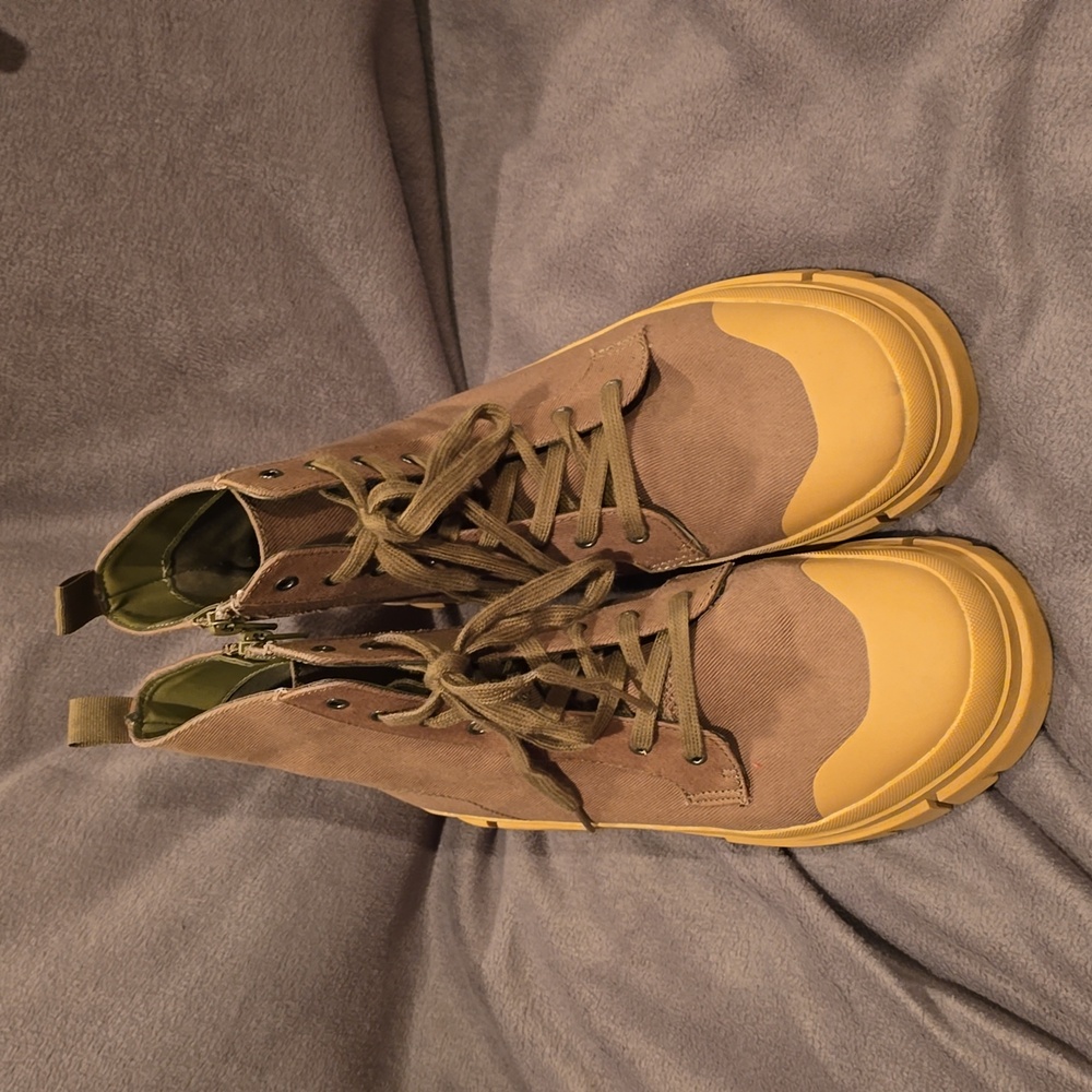No Boundries size 12 womens combat boots army green